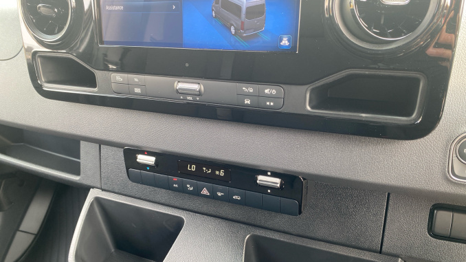 Mercedes-Benz Sprinter 315Cdi L2 Diesel Rwd 3.5t H2 Pro Van 9G-Tronic - Image 26